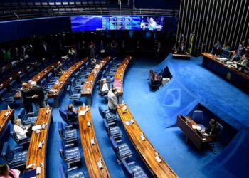 Debate sobre reforma tributária no Senado terá 16 estados representados, diz coluna
