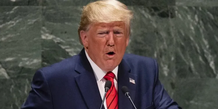 Trump pedirá impugnação da juíza de caso sobre alteração nas eleições