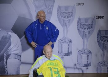 Zagallo está internado em hospital do Rio de Janeiro por infecção urinária