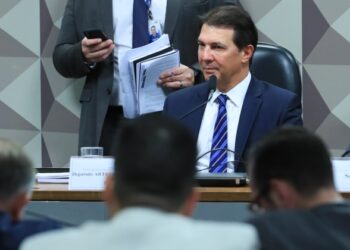 Presidente da CMPI do 8/1, Maia lamenta cancelamento de sessão e prega ‘equilíbrio’