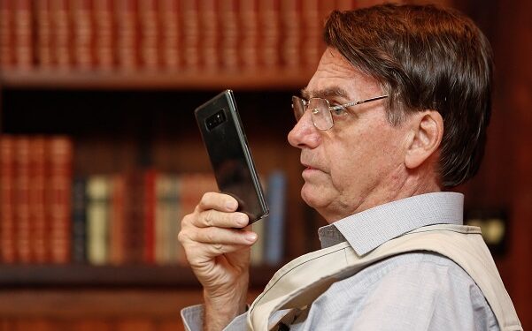 Empresários enviaram mensagens assinadas por Bolsonaro com ataques ao STF e fake news