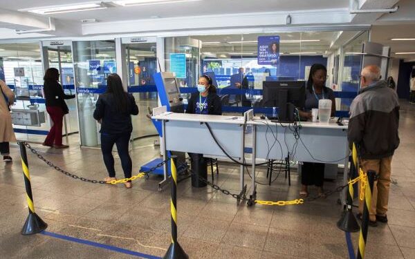 Caixa paga novo Bolsa Família a beneficiários com NIS de final 6