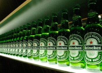 Heineken vende 100% das operações na Rússia por um euro e deixa país