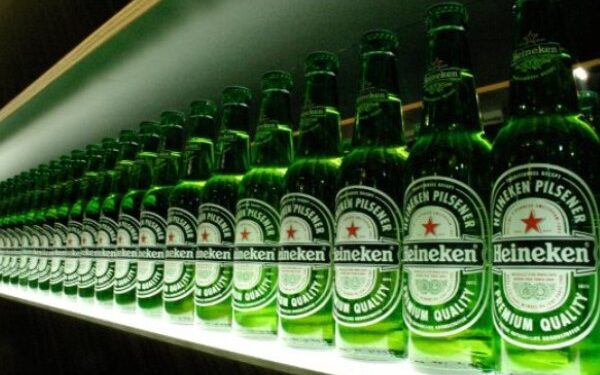 Heineken vende 100% das operações na Rússia por um euro e deixa país
