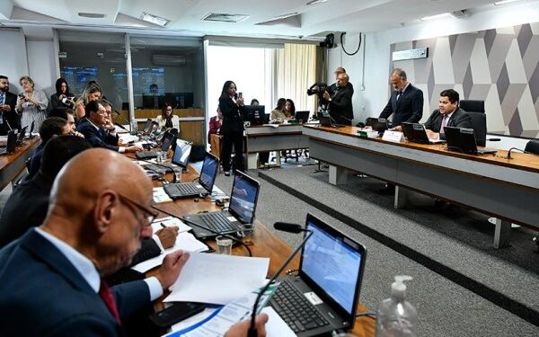 CCJ rejeita emenda ao projeto que altera Código Penal Militar