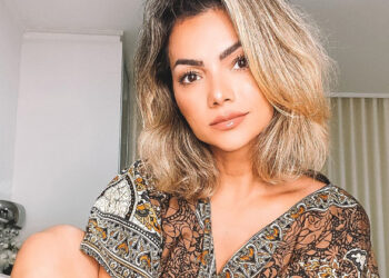 Kelly Key completa 25 anos de carreira e lança livro com filho