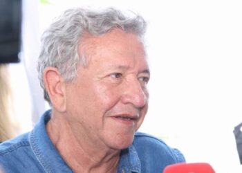 Caetano evita se colocar como candidato, mas sugere ‘gestor experiente’ para Camaçari