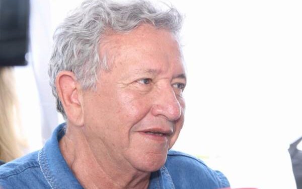 Caetano evita se colocar como candidato, mas sugere ‘gestor experiente’ para Camaçari