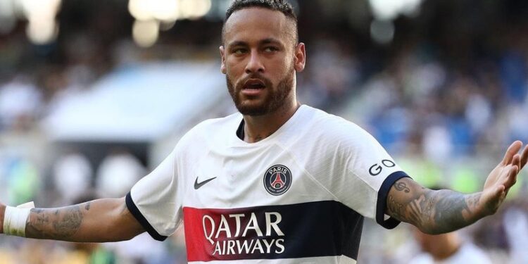 De saída? Neymar é informado que não está nos planos do PSG