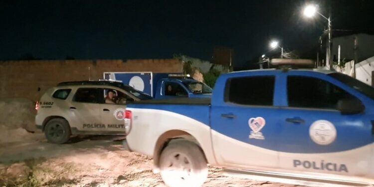 Mulher em situação de rua é executada a tiros durante consumo de bebida alcoólica