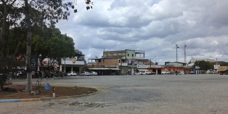Jovens são atacados e mortos por suspeitos encapuzados no interior da Bahia