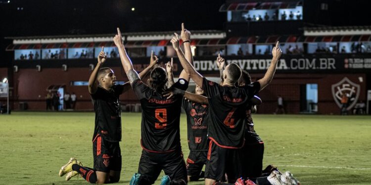 Mesmo com desfalques, Vitória aplica 2 a 0 contra Botafogo-SP no Barradão