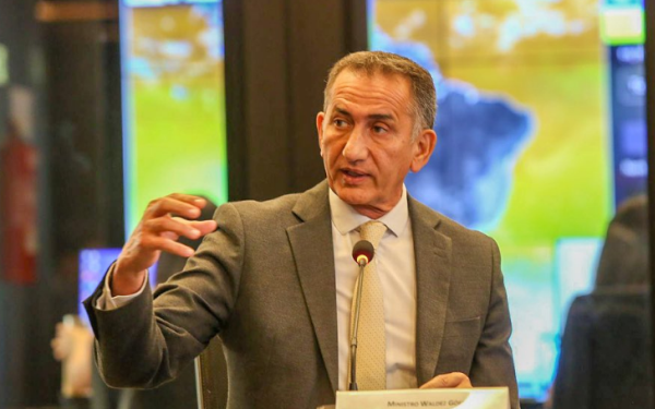 Ao lado de Jerônimo, ministro autoriza estudos para viabilizar projeto de irrigação na Bahia