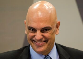 8/1: Alexandre de Moraes pede que réus sejam julgados em plenário virtual