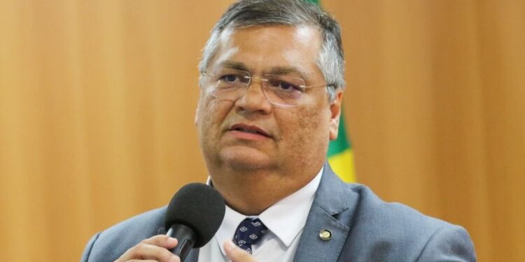 Dino bate recorde em número de inquéritos abertos pela PF a pedido do Ministério da Justiça