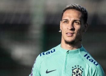 CBF desconvida Antony para jogos das Eliminatórias da Copa após acusação de agressão