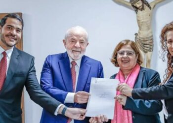 Lula aprova parecer que prevê demissão de servidor por assédio sexual