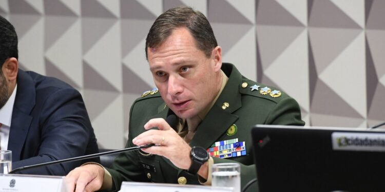 Ex-chefe do gabinete de documentação histórica diz que Cid sempre tratava presentes como personalíssimos