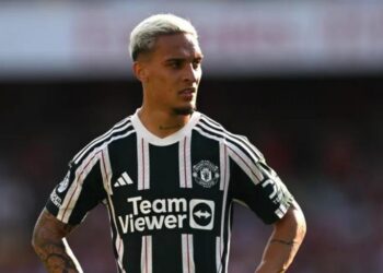 Mais duas mulheres acusam o jogador Antony de agressão: “Me empurrou, bati a cabeça na parede”, relata vítima