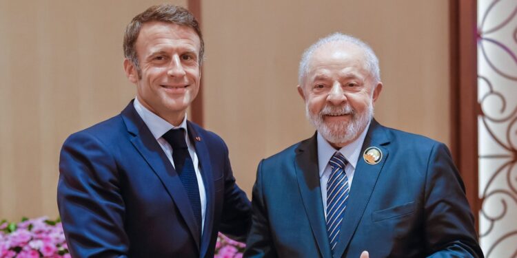 Lula diz a Macron que novas exigências ambientais para acordo entre UE e Mercosul são “ofensivas”