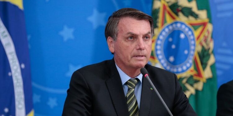 Bolsonaro recebe alta de hospital após passar por procedimentos cirúrgicos em São Paulo