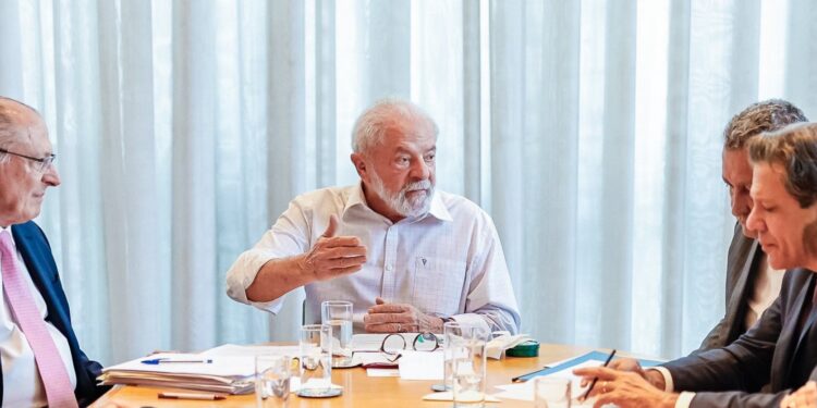 Lula convida Zelensky para reunião em NY; presidente responde que encontro “dependerá de agenda”