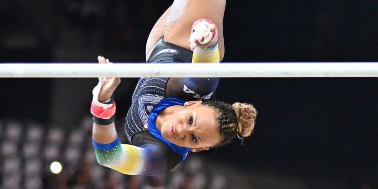 Rebeca Andrade ganha prata nas barras na Copa do Mundo de Paris