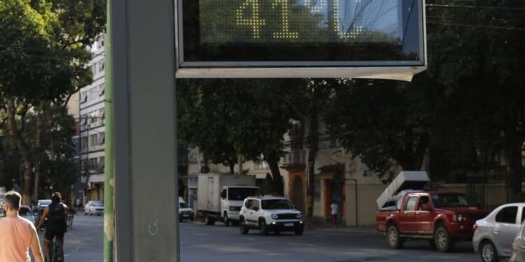 Brasil vai enfrentar “excepcional onda de calor” e temperaturas devem superar marca dos 40ºC