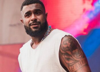 Após críticas por show ruim, Baco Exu do Blues desabafa: “Não estou bem”