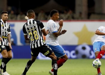 Bahia sai na frente, mas cede virada ao Santos na Arena Fonte Nova