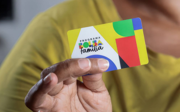 Caixa paga novo Bolsa Família a beneficiários com NIS de final 4