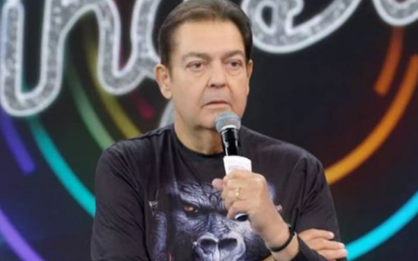 Após transplante de coração, Fausto Silva volta a ser internado, diz portal