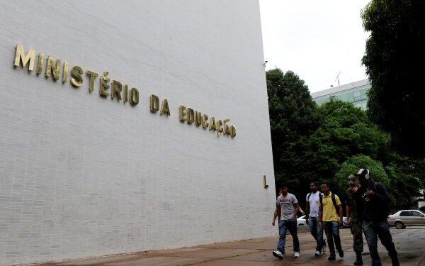 Ex-diretor do governo Bolsonaro é nomeado como assessor especial no Ministério da Educação
