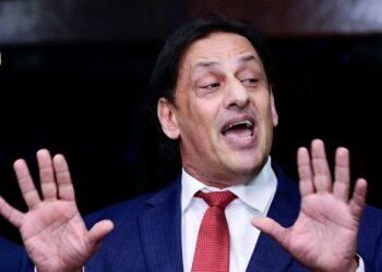 Após depor, Wassef diz que é vítima de perseguição