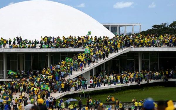 Supremo julga primeiros réus pelos atos golpistas de 8 de janeiro