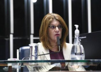 Diretora do Senado gastou mais de R$ 200 mil no cartão corporativo