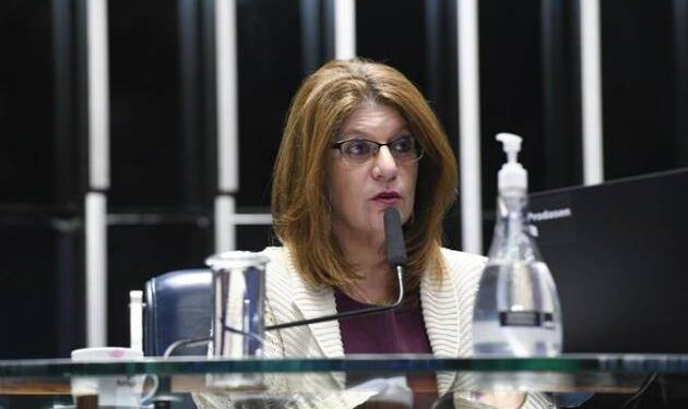 Diretora do Senado gastou mais de R$ 200 mil no cartão corporativo