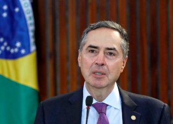 Lula e Barroso jantam juntos; ministro defende indicação de mulher negra para STF