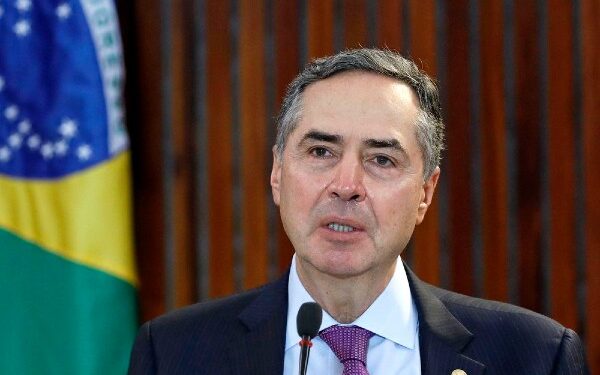 Lula e Barroso jantam juntos; ministro defende indicação de mulher negra para STF