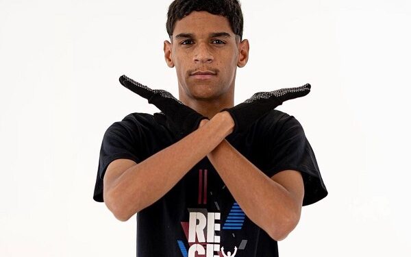 Luva de Pedreiro viraliza após revelar nome completo do filho; confira