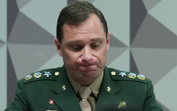 Filha de Mauro Cid falou em intervenção com militares nas ruas