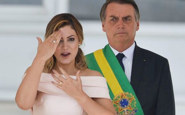 Em conversas reservadas, Bolsonaro diz não querer Michelle na Presidência ‘de jeito nenhum’