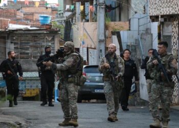 Sobe para 16 número de mortos pela polícia após megaoperação em Valéria