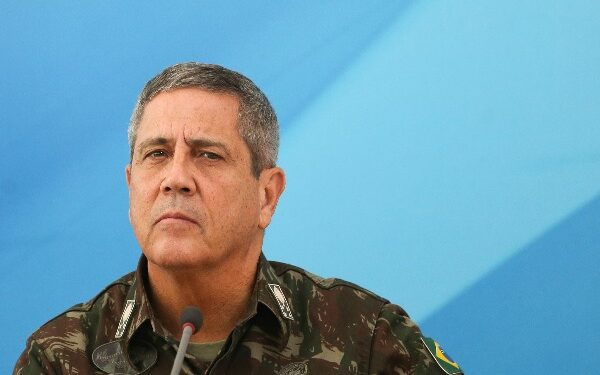 Após oitiva do general Heleno, CPMI do 8 de janeiro mira Braga Netto