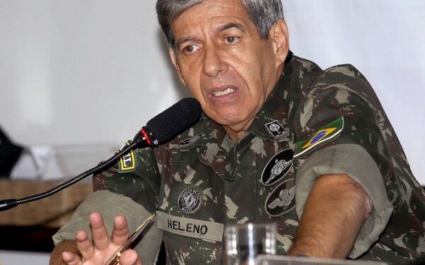 Mauro Cid: General Heleno ativa modo ‘não sei de nada’ e silencia sobre delação