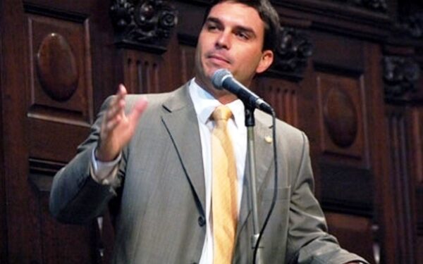 Flávio se une a senador e deputados para solicitar documentos da Operação Lesa Pátria