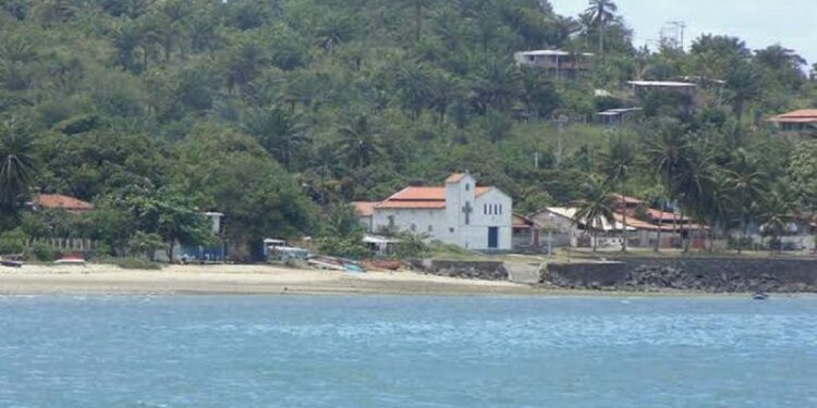 Idosa é encontrada morta em praia de Itaparica; crime é investigado