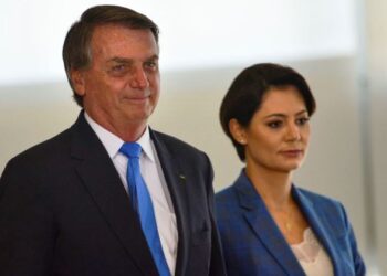Após silenciarem, Michelle e Wajngarten cogitam mudar estratégia e falar à PF sobre joias