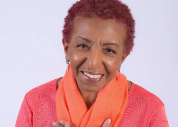 Leci Brandão recebe alta hospitalar após passar mal em voo