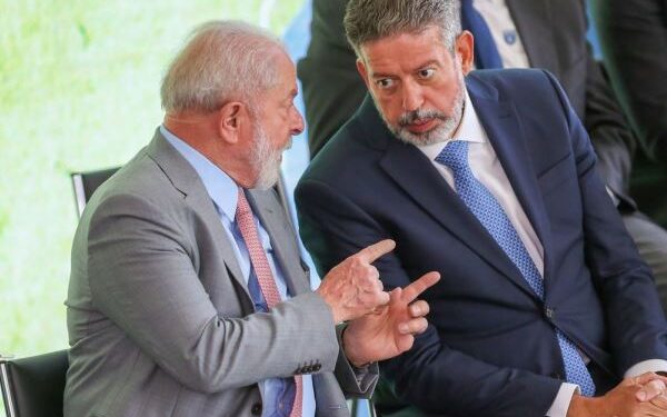 Servidores acusam Lira de usar reforma administrativa para desgastar Lula